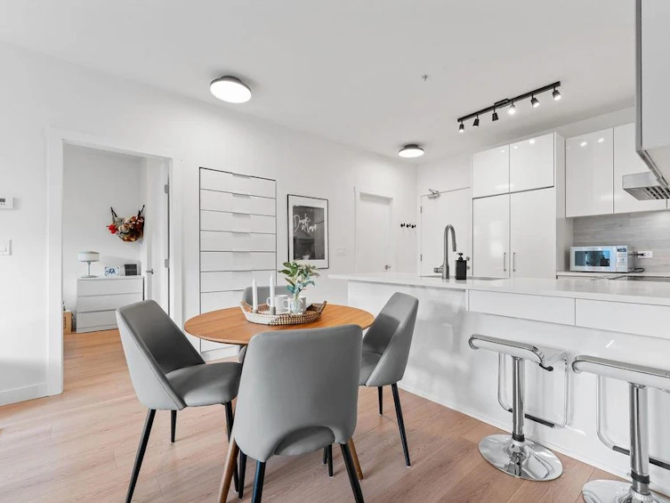 209-711 W 14th Street, North Vancouver, BC, V7M 3E8 - 16