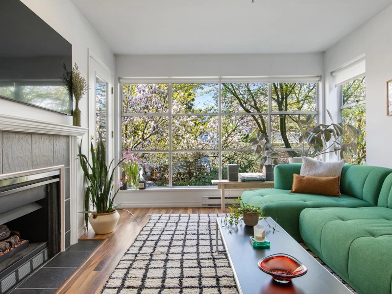 204 - 2250 W 3rd Avenue, Vancouver BC V6K 1L4