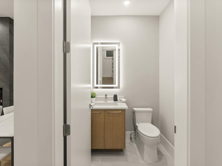1-39 W 22nd Avenue, Vancouver, BC, V5Y 2E9 - 8