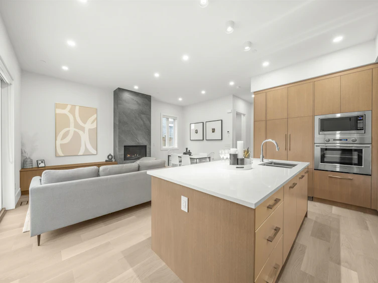 1-39 W 22nd Avenue, Vancouver, BC, V5Y 2E9 - 4