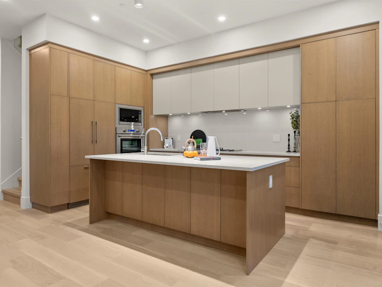 1-39 W 22nd Avenue, Vancouver, BC, V5Y 2E9 - 6