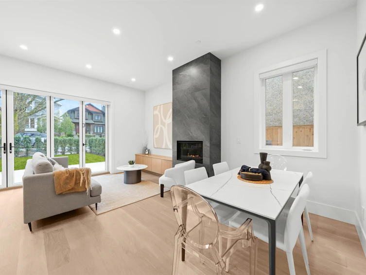 1-39 W 22nd Avenue, Vancouver, BC, V5Y 2E9 - 2