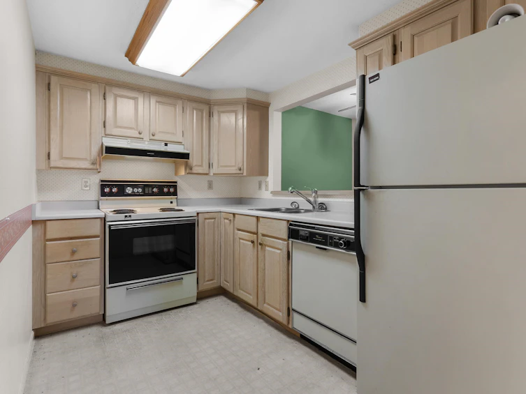 102-1220 Fir Street, Surrey, BC, V4B 4B1 - 13