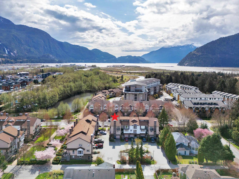 5 - 1233 Main Street, Squamish BC V8B 0P7
