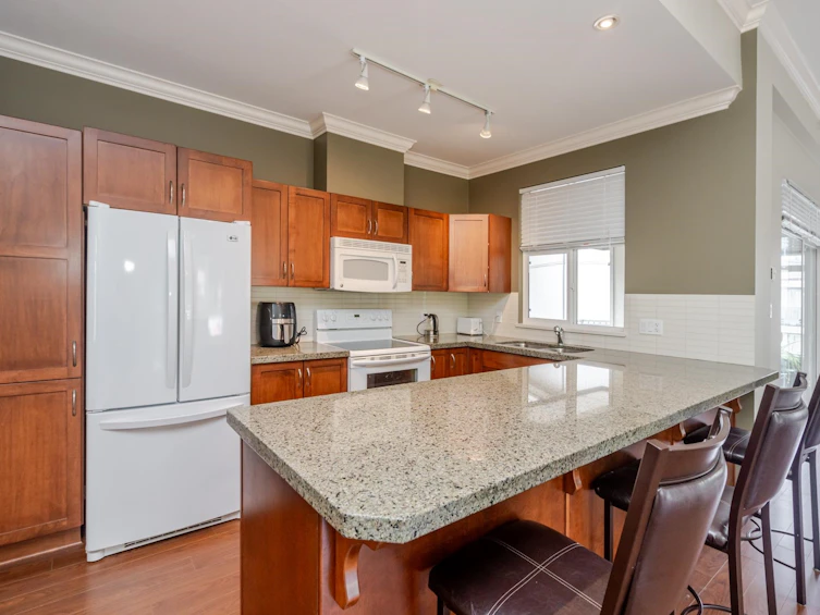 402-33328 E Bourquin Crescent, Abbotsford, BC, V2S 1Y1 - 6