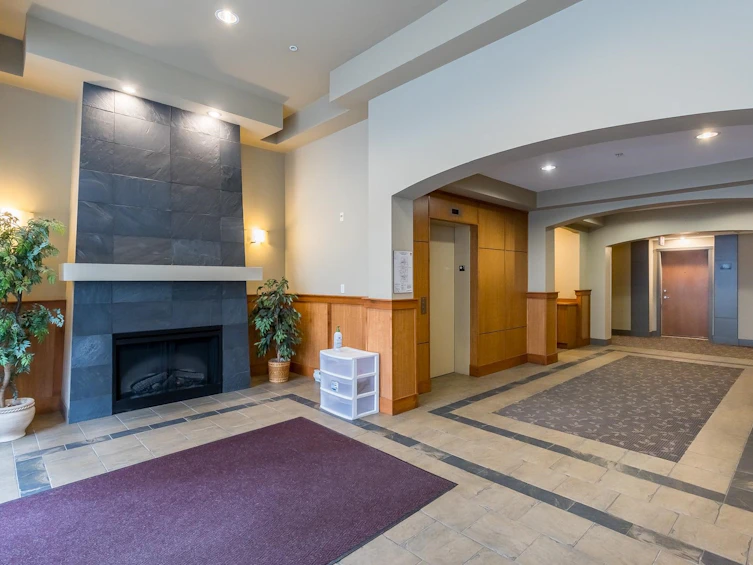 402-33328 E Bourquin Crescent, Abbotsford, BC, V2S 1Y1 - 4