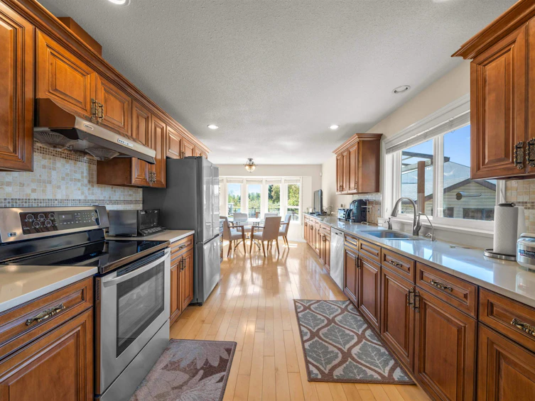 15540 Westminster Highway, Richmond, BC, V6V 1A6