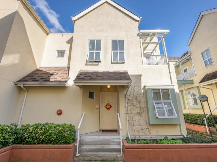 302-8300 General Currie Road, Richmond, BC, V6Y 3X1 - 2