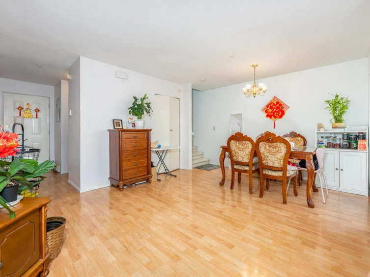 302-8300 General Currie Road, Richmond, BC, V6Y 3X1 - 4