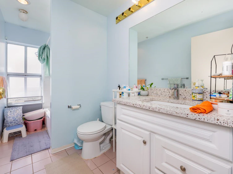 302-8300 General Currie Road, Richmond, BC, V6Y 3X1 - 9
