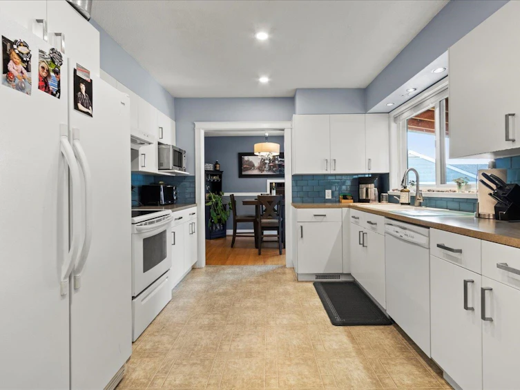 9719 Windsor Street, Chilliwack, BC, V2P 6C3 - 9