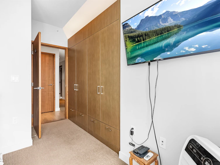 2506-13495 Central Avenue, Surrey, BC, V3T 0K2 - 24
