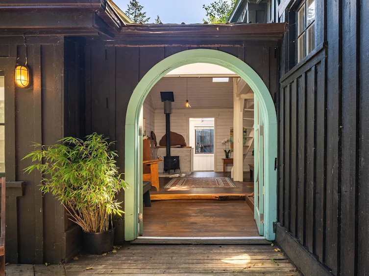 461 Bowen Island Trunk Road, Bowen Island, BC, V0N 1G1 - 2