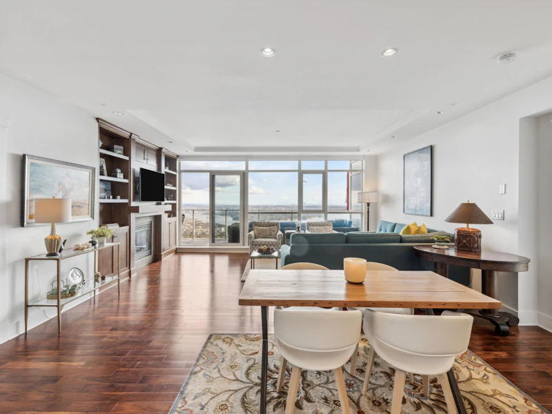 302 - 2210 Chippendale Road, West Vancouver BC V7S 3J4