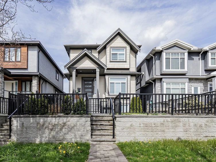 1-331 E 64th Avenue, Vancouver, BC, V5X 2M8