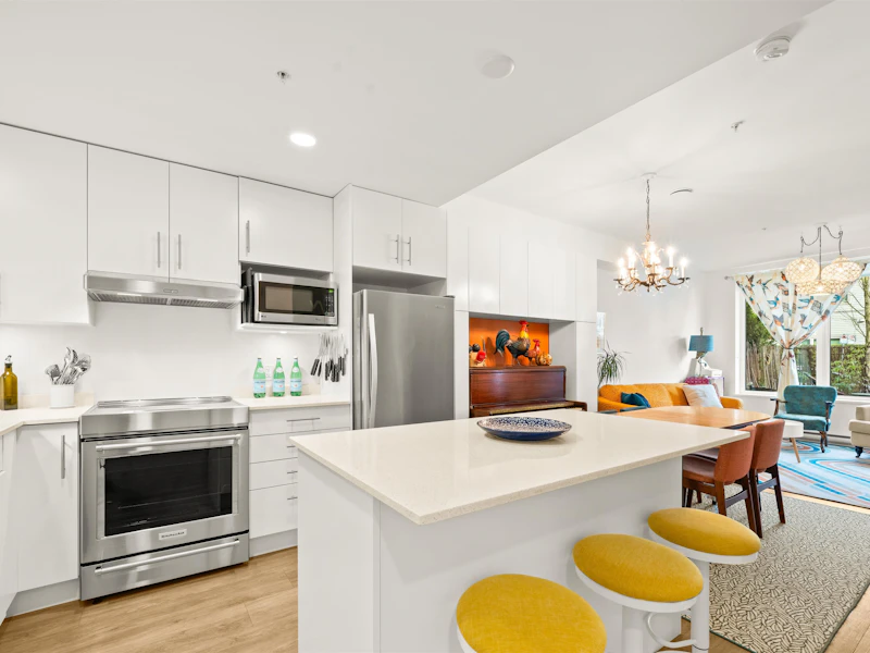 TH2 - 2137 Chesterfield Avenue, North Vancouver BC
