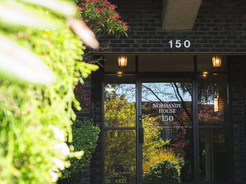 208 - 150 E 5th Street, North Vancouver BC V7L 1L5