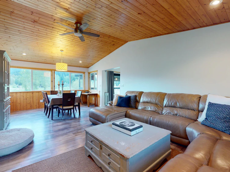 884 Erickson Road, Pemberton, BC, V0N 2L2 - 11