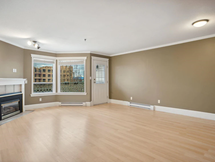 305-5710 201 Street, Langley, BC, V3A 8A8 - 2