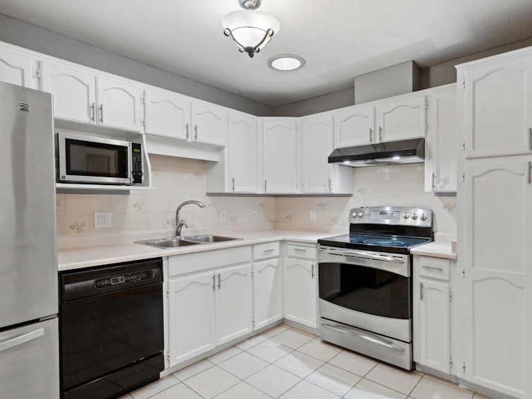 305-5710 201 Street, Langley, BC, V3A 8A8 - 9
