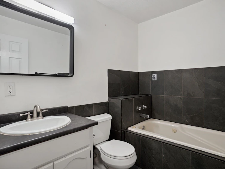 305-5710 201 Street, Langley, BC, V3A 8A8 - 15