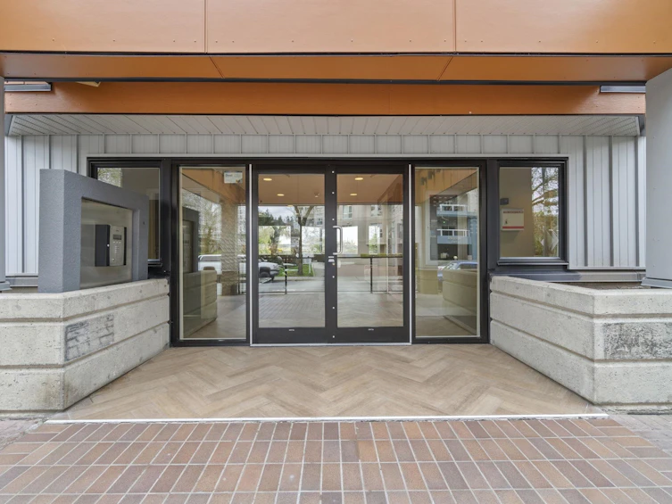 424-1150 Quayside Drive, New Westminster, BC, V3M 6E1 - 3