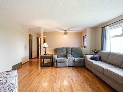 2724 Valemont Crescent - 5