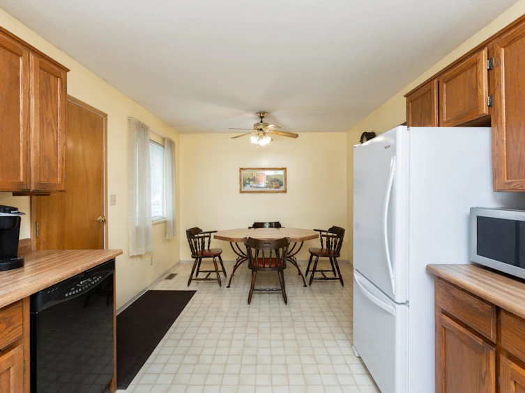 5935 135 Street, Surrey, BC, V3X 1L2 - 9