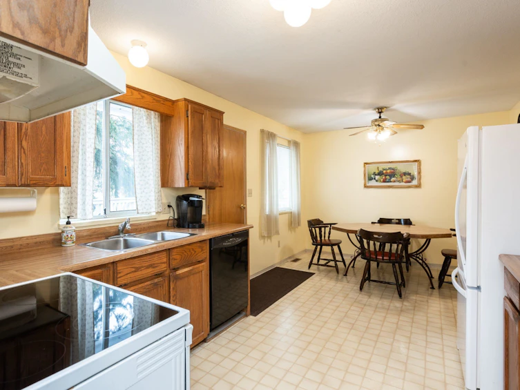 5935 135 Street, Surrey, BC, V3X 1L2 - 8