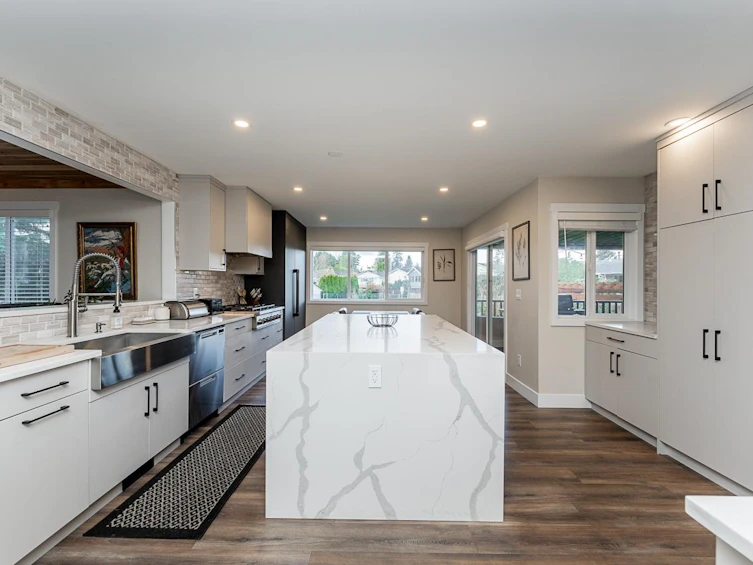 11870 90a Avenue, Delta, BC, V4C 3L3 - 9