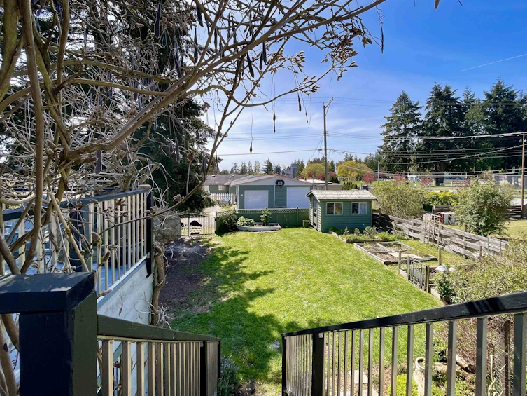 5781 Dolphin Street, Sechelt, BC, V0N 3A0 - 15