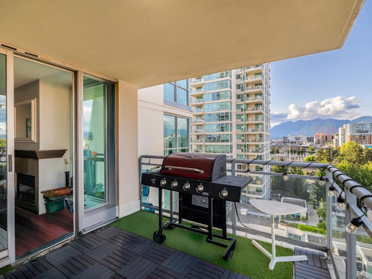 1002-120 Milross Avenue, Vancouver, BC, V6A 4K7 - 9