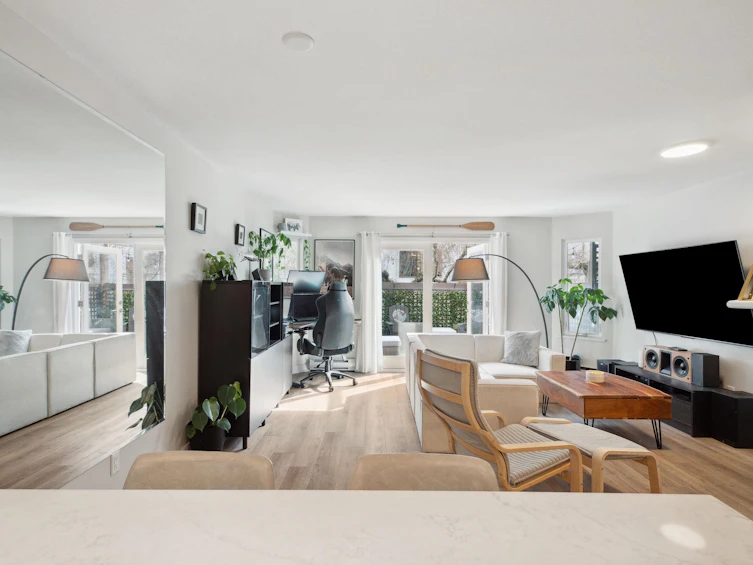 102-1535 Chesterfield Avenue, North Vancouver, BC, V7M 2N5 - 11