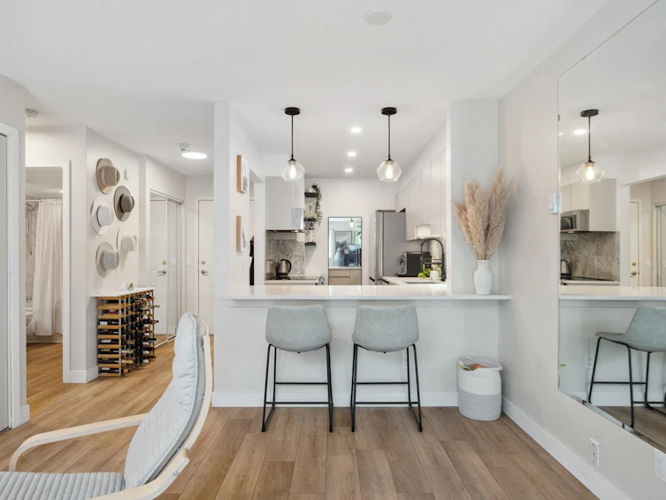 102-1535 Chesterfield Avenue, North Vancouver, BC, V7M 2N5 - 3