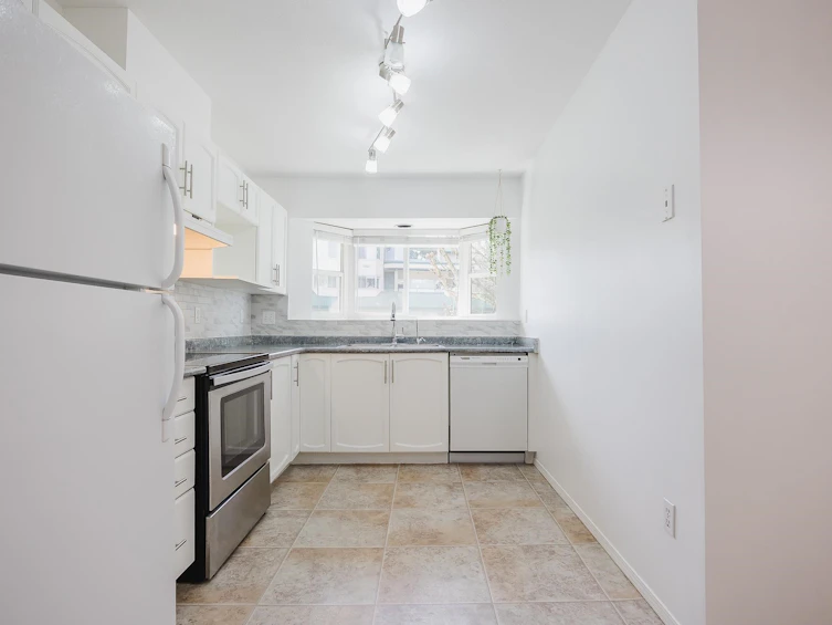 206-2962 Trethewey Street, Abbotsford, BC, V2T 4M3 - 5