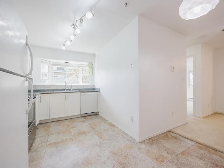 206-2962 Trethewey Street, Abbotsford, BC, V2T 4M3 - 6
