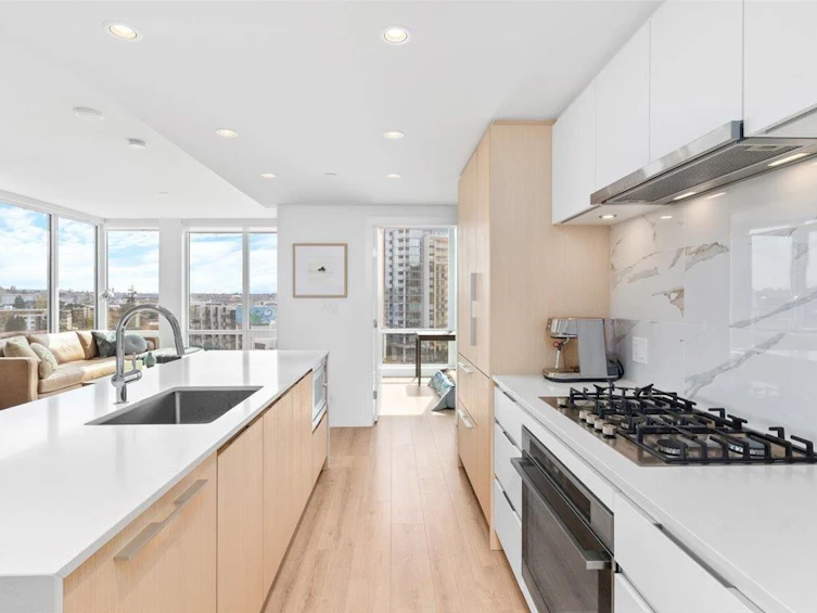 706-1500 Fern Street, North Vancouver, BC, V7J 0E6 - 6