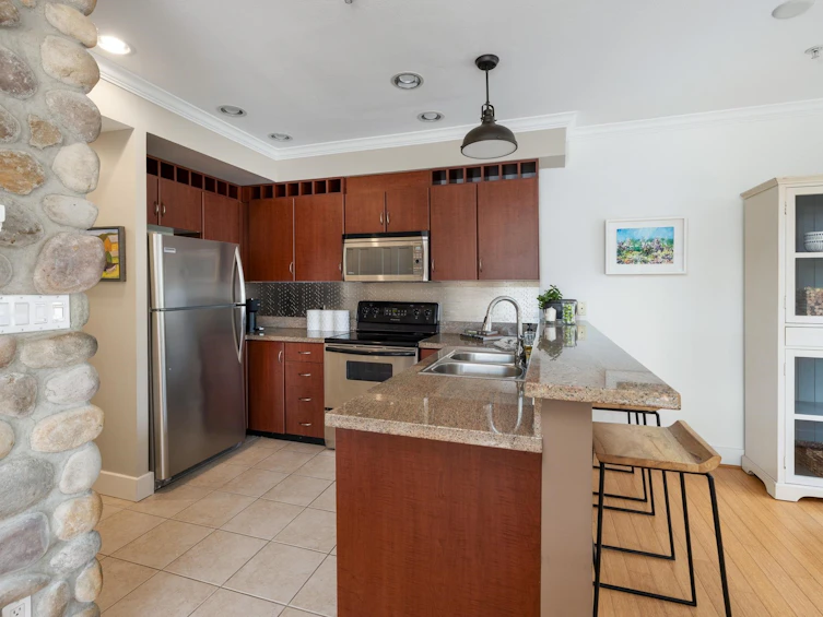 302-118 W 22nd Street, North Vancouver, BC, V7M 1Z9 - 13
