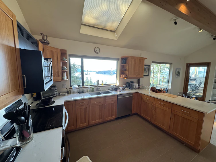 170 Mountain Drive, West Vancouver, BC, V0N 2E0 - 6