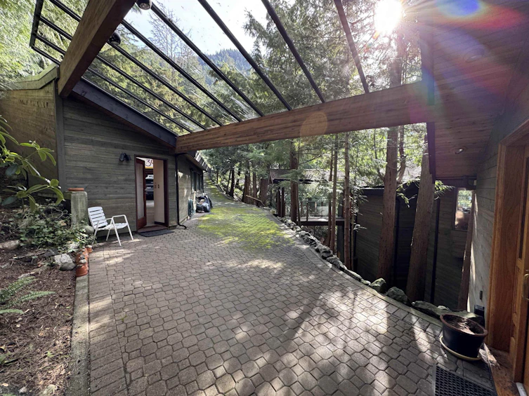 170 Mountain Drive, West Vancouver, BC, V0N 2E0 - 8