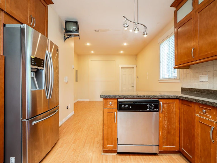 5189 Carson Street, Burnaby, BC, V5J 2Z1 - 11