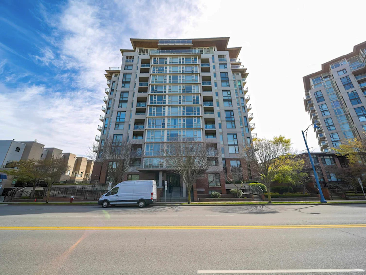 205-6888 Cooney Road, Richmond, BC, V6Y 0E1