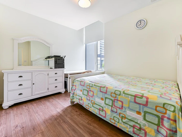 5033 Imperial Street, Burnaby, BC, V5J 0J3 - 11