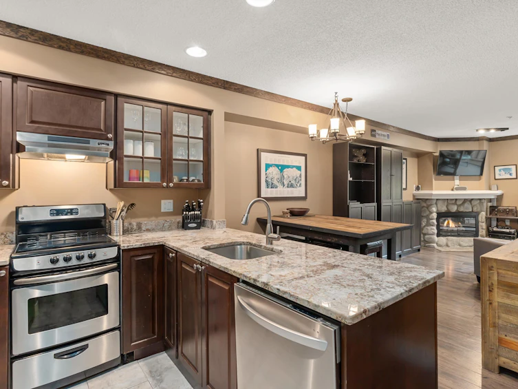 207-2050 Lake Placid Road, Whistler, BC, V8E 0A8 - 3