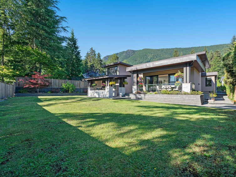 5199 Cliffridge Avenue, North Vancouver, BC, V7R 3V2 - 2