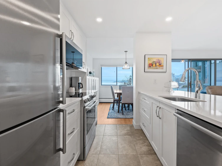 301-2246 Bellevue Avenue, West Vancouver, BC, V7V 1C6 - 16