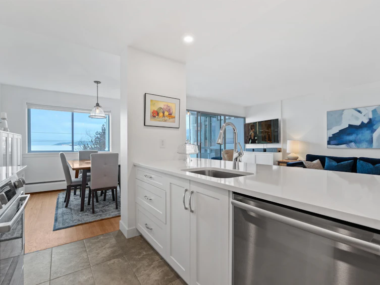 301-2246 Bellevue Avenue, West Vancouver, BC, V7V 1C6 - 20