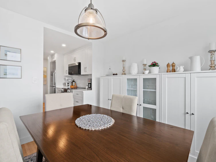 301-2246 Bellevue Avenue, West Vancouver, BC, V7V 1C6 - 10