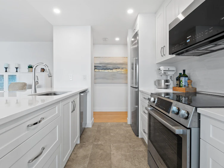 301-2246 Bellevue Avenue, West Vancouver, BC, V7V 1C6 - 14