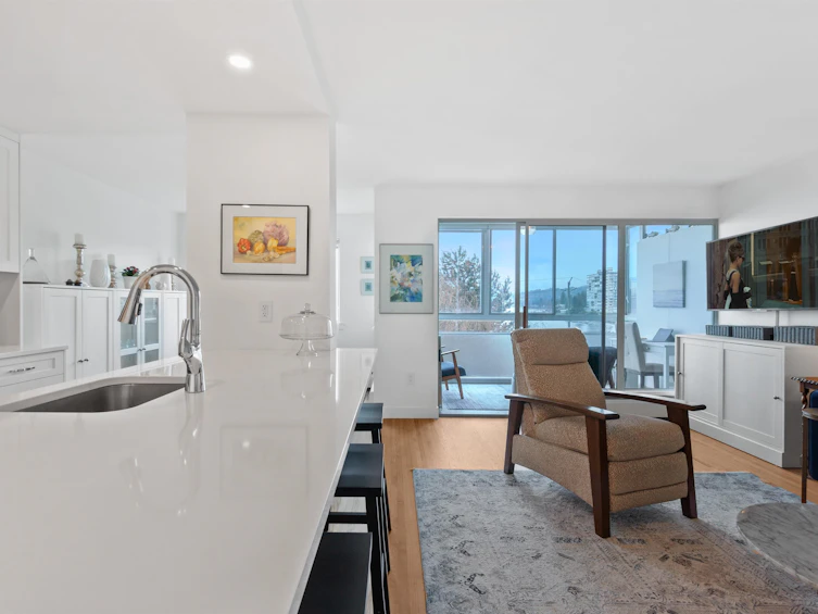 301-2246 Bellevue Avenue, West Vancouver, BC, V7V 1C6 - 19